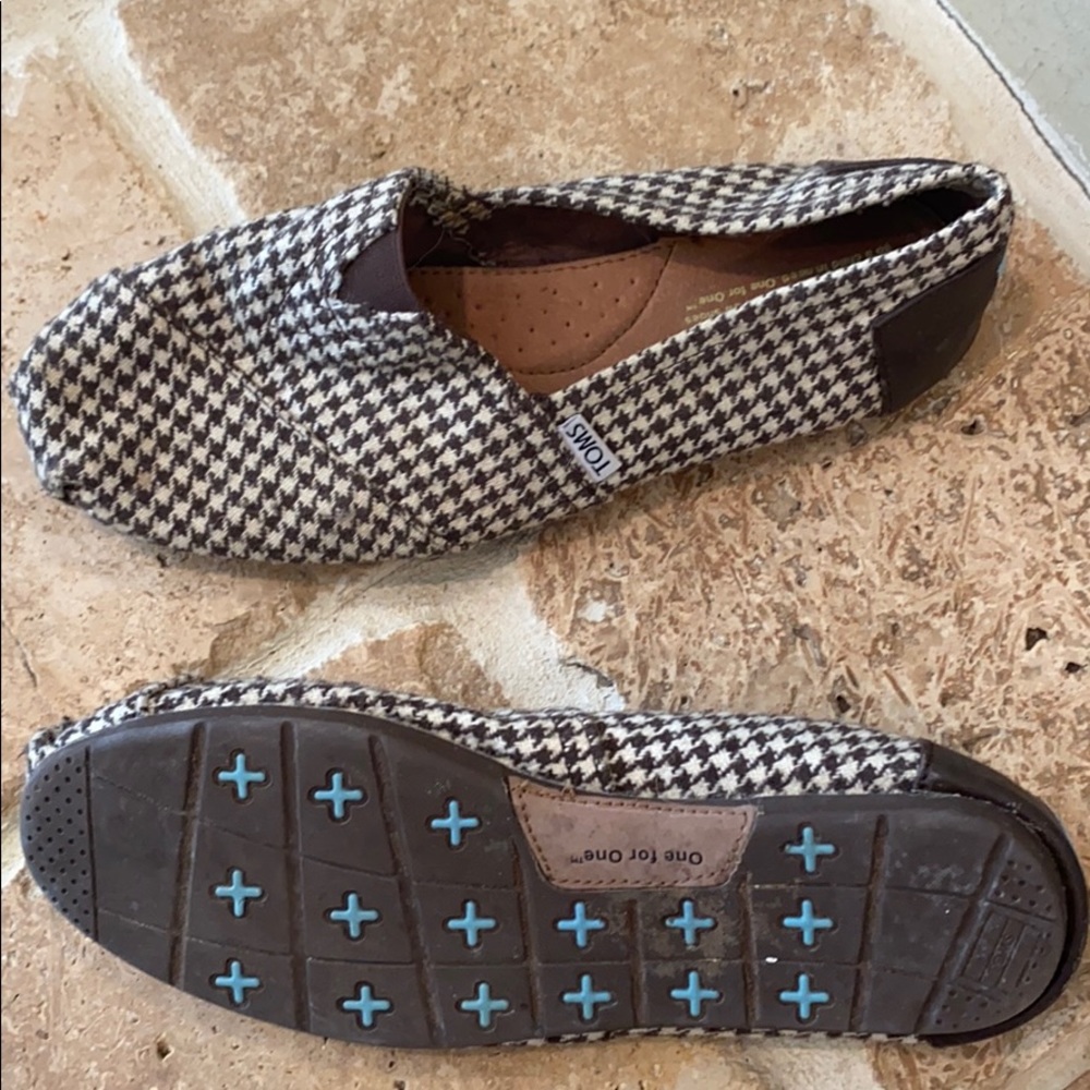 Classic Toms slip ons